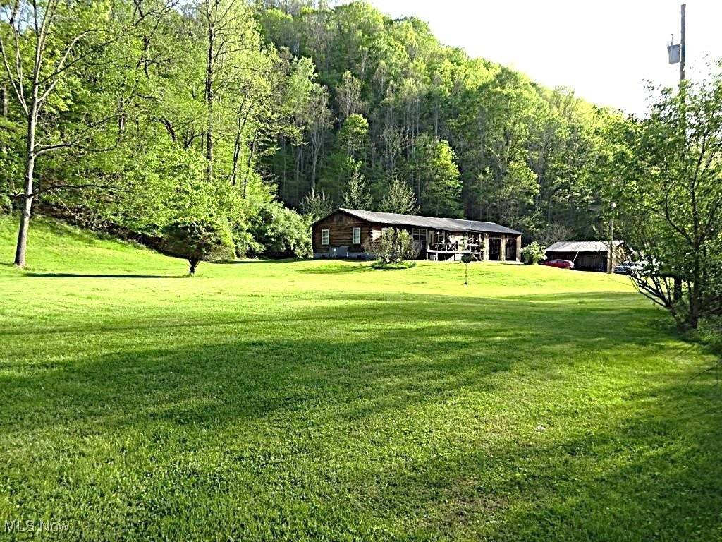 1389 Middle Fork RD, Millstone, WV 25261