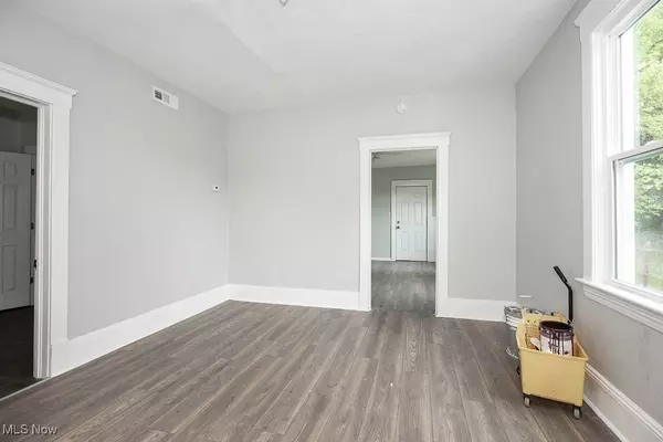 Cleveland, OH 44103,8023 Kosciuszko AVE