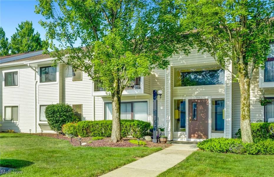 2910 N Bay DR #L11, Westlake, OH 44145
