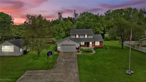 1065 Sunshine CT, Grafton, OH 44044