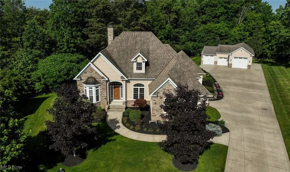 8540 Riverview DR, Garrettsville, OH 44231