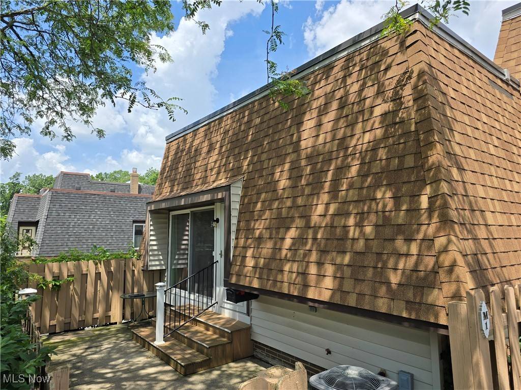 6466 Concord DR #M1, Parma, OH 44134
