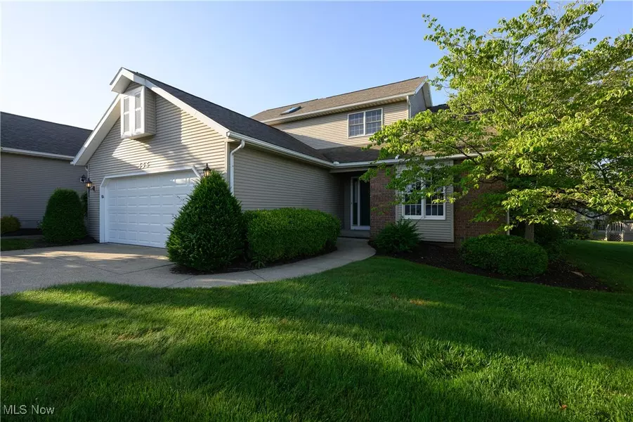 596 Glenmere PL, Barberton, OH 44203