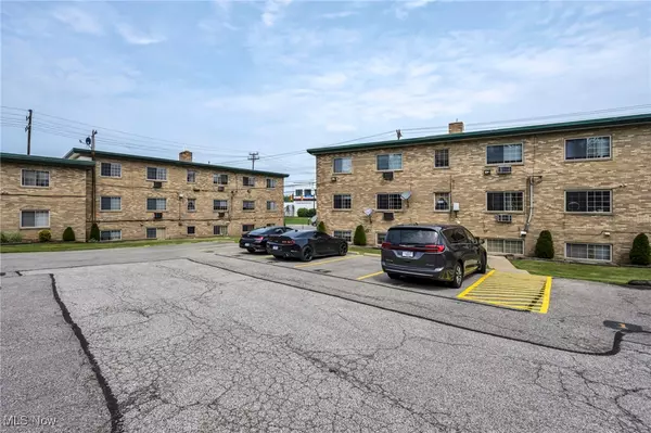 Cleveland, OH 44111,14235 W Lorain AVE