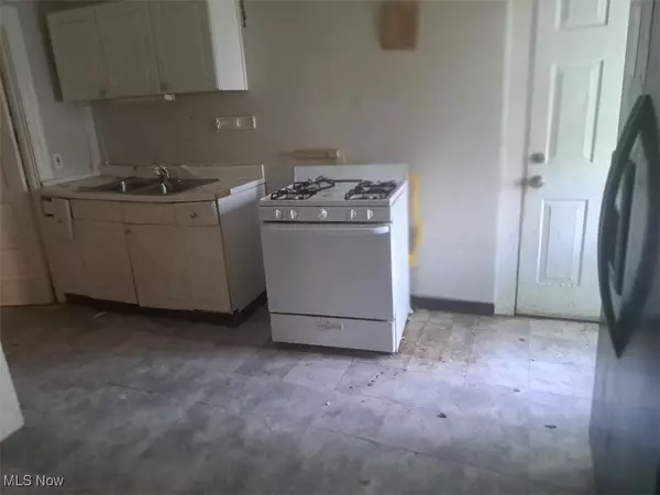 Cleveland, OH 44102,3412 W 63rd ST