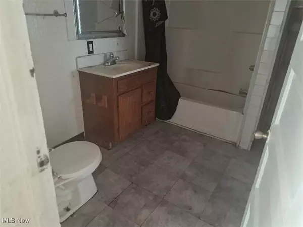 Cleveland, OH 44102,3412 W 63rd ST