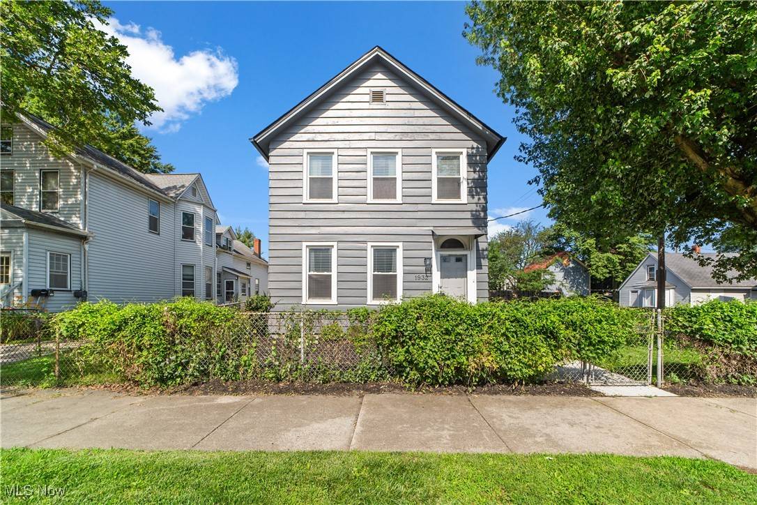 Cleveland, OH 44102,1932 W 52nd ST