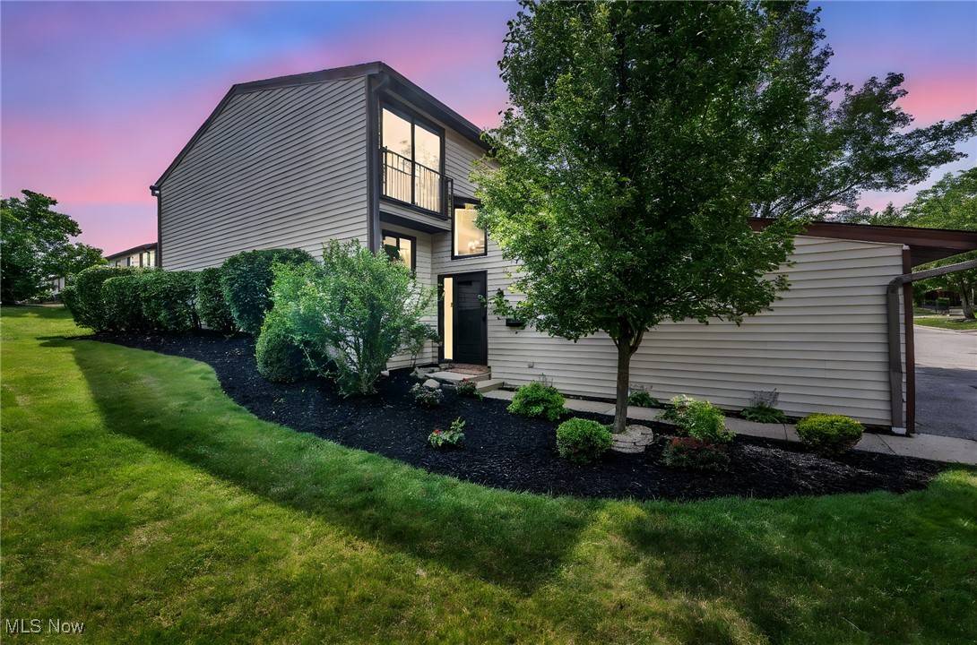 14977 Pine Valley TRL, Middleburg Heights, OH 44130