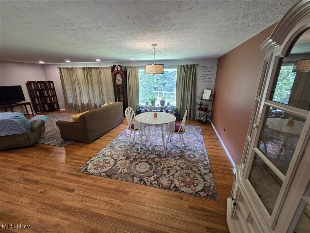 Cuyahoga Falls, OH 44223,621 Brookpark DR