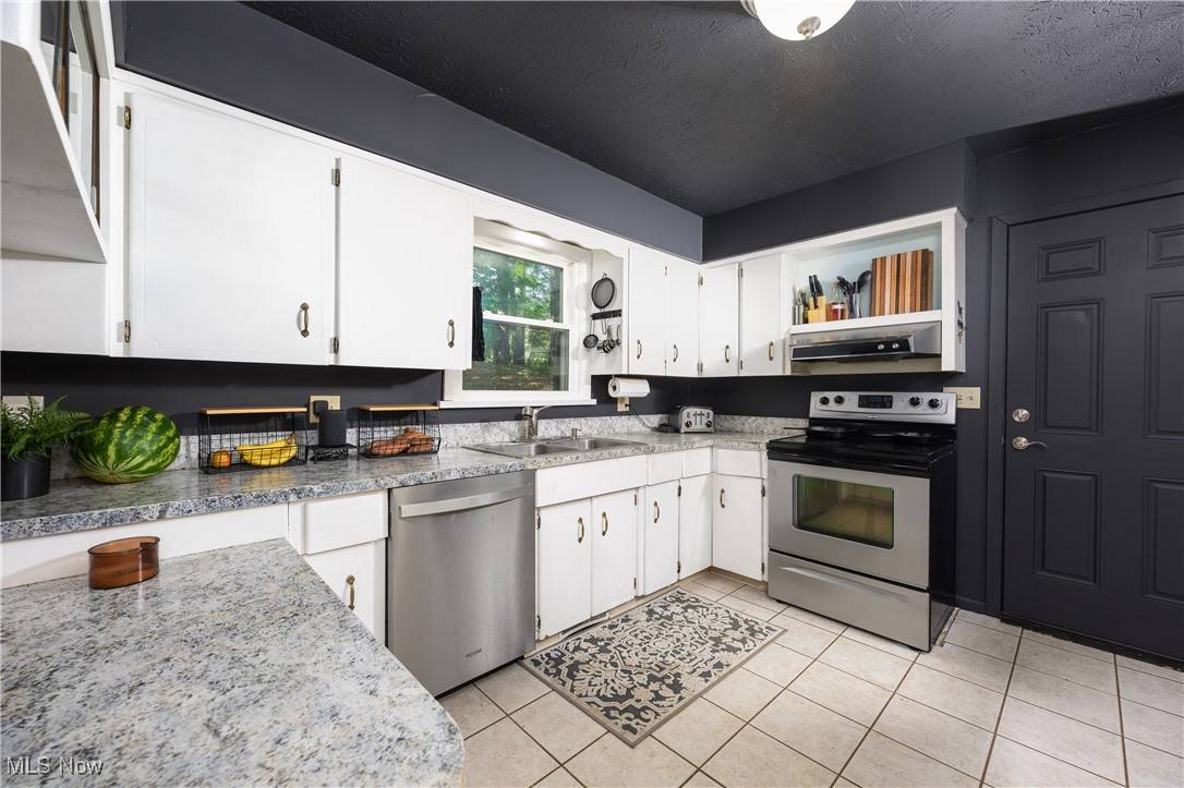 Canton, OH 44721,3030 55th ST NE