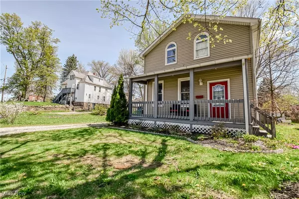 Geneva, OH 44041,37 S Cedar ST