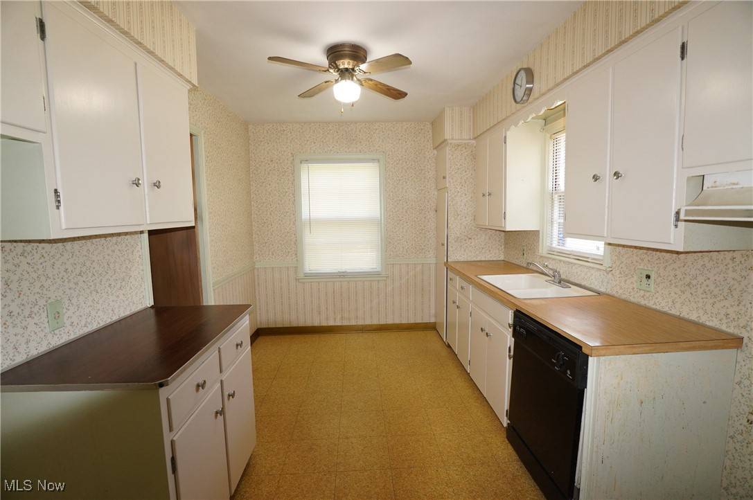 Youngstown, OH 44504,597 Tod LN