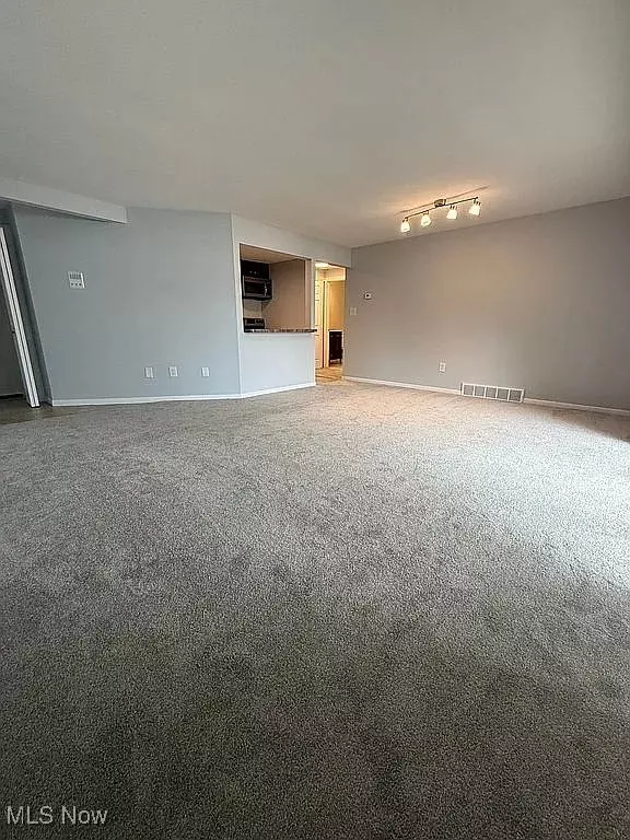 North Royalton, OH 44133,9630 Cove DR #A14