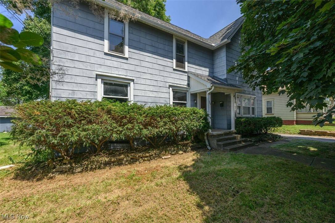 325 W Maple ST, North Canton, OH 44720