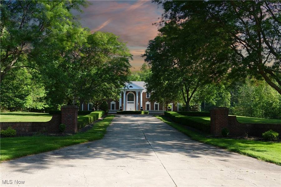 8600 Sanctuary DR, Mentor, OH 44060