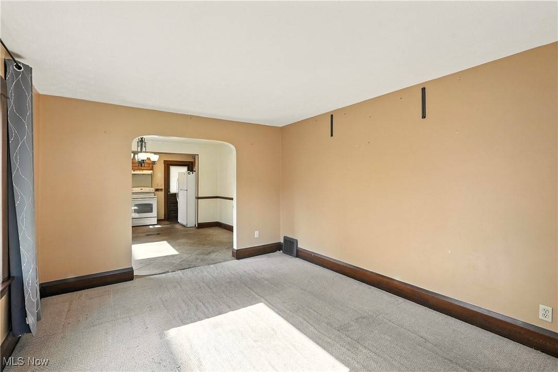 Girard, OH 44420,33 Townsend AVE