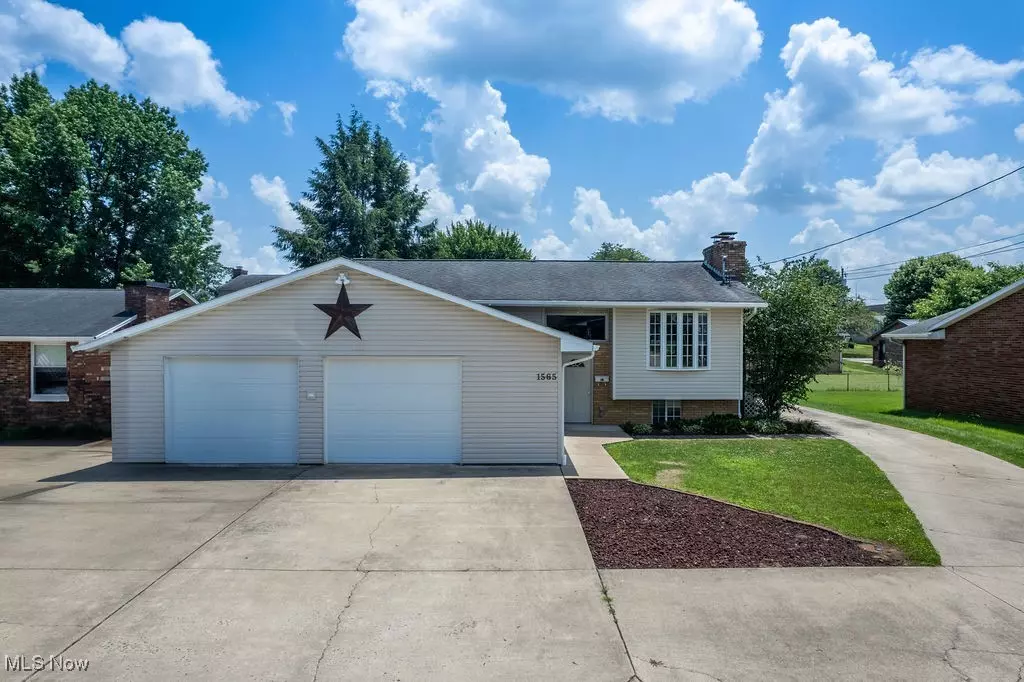 Belpre, OH 45714,1565 Lois ST