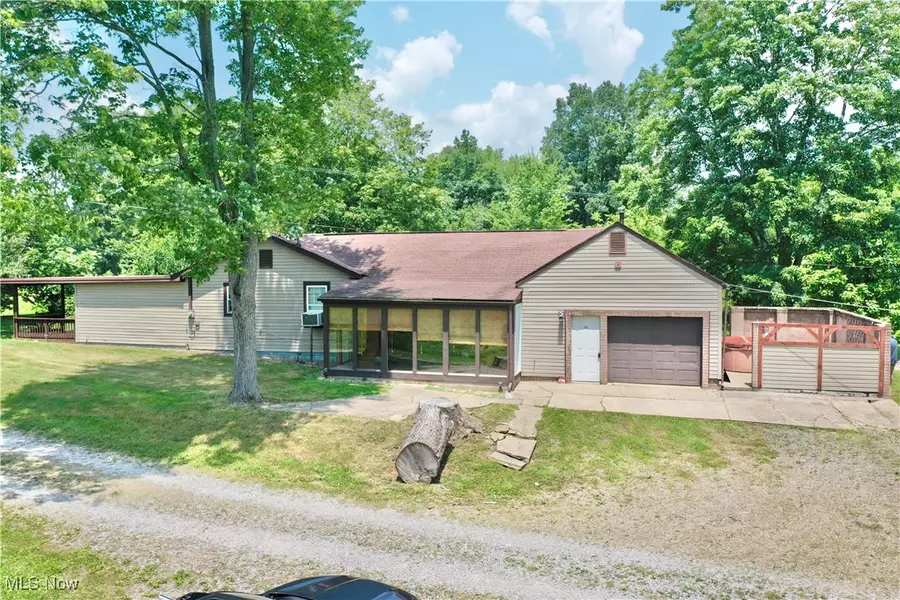 33 Knight LN, Big Bend, WV 26136