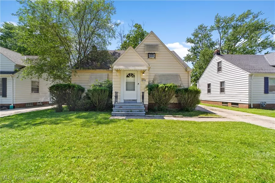 5212 Catherine ST, Maple Heights, OH 44137