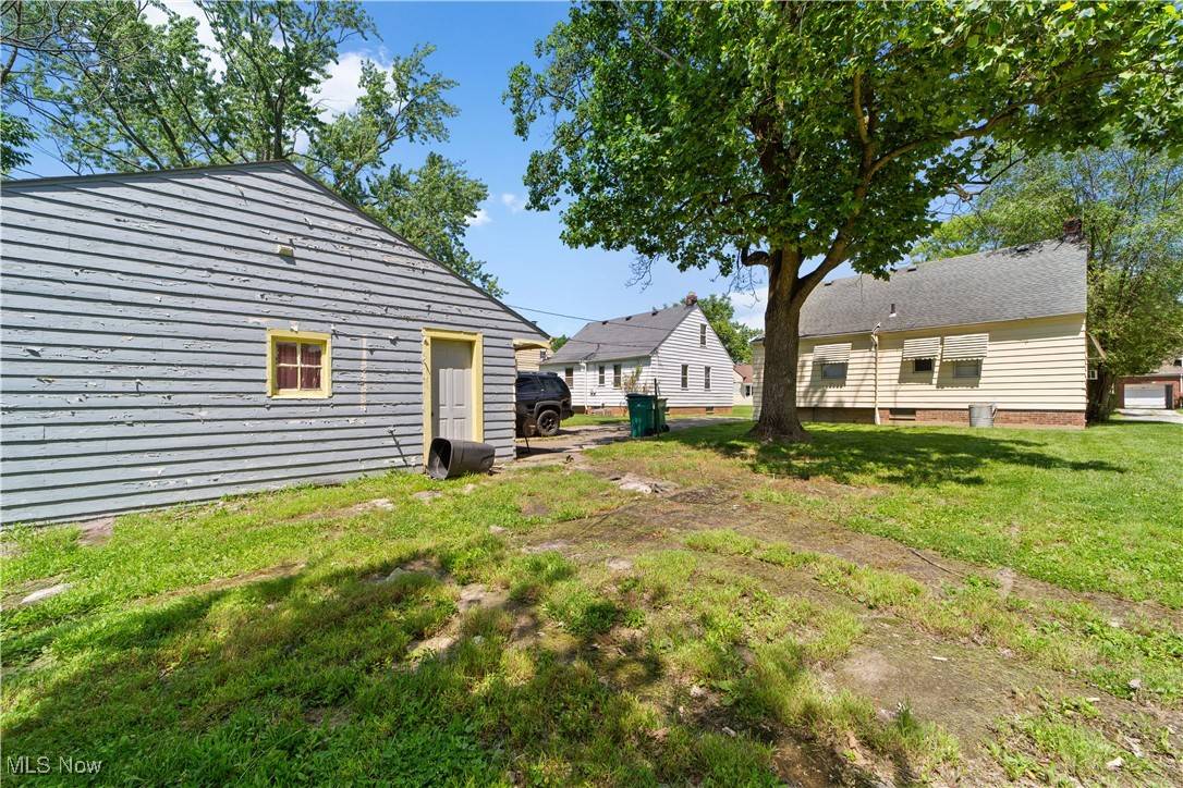 Maple Heights, OH 44137,5212 Catherine ST