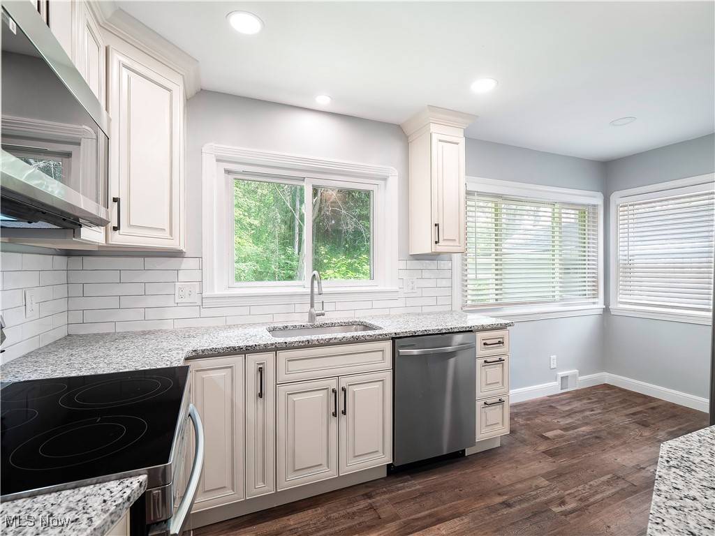 Olmsted Falls, OH 44138,26740 Bagley RD