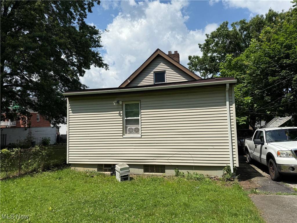 Cleveland, OH 44120,3695-3697 E 149th ST