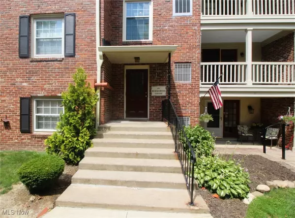 45 Berkshire CT, Akron, OH 44313