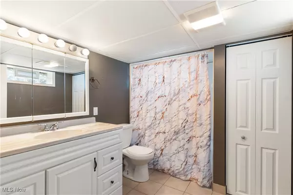 Twinsburg, OH 44087,9066 Charles CT