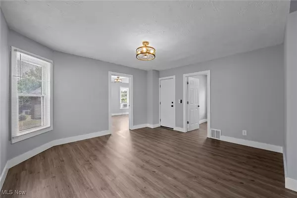 Cleveland, OH 44113,1426 Starkweather AVE