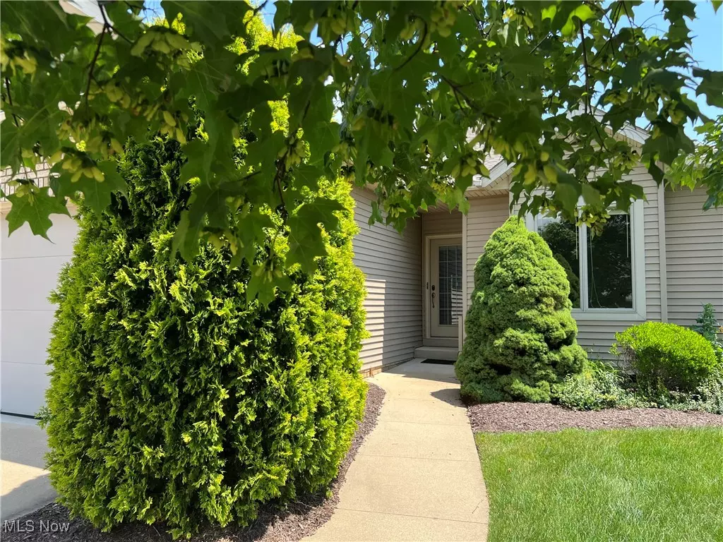 Dover, OH 44622,1216 Meadowbrook DR