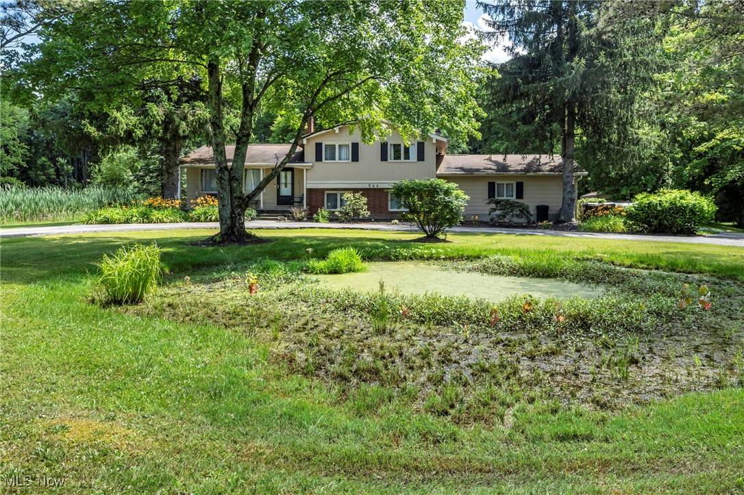 Aurora, OH 44202,566 Crackel RD