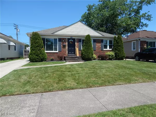 6012 Sunderland DR, Parma, OH 44129