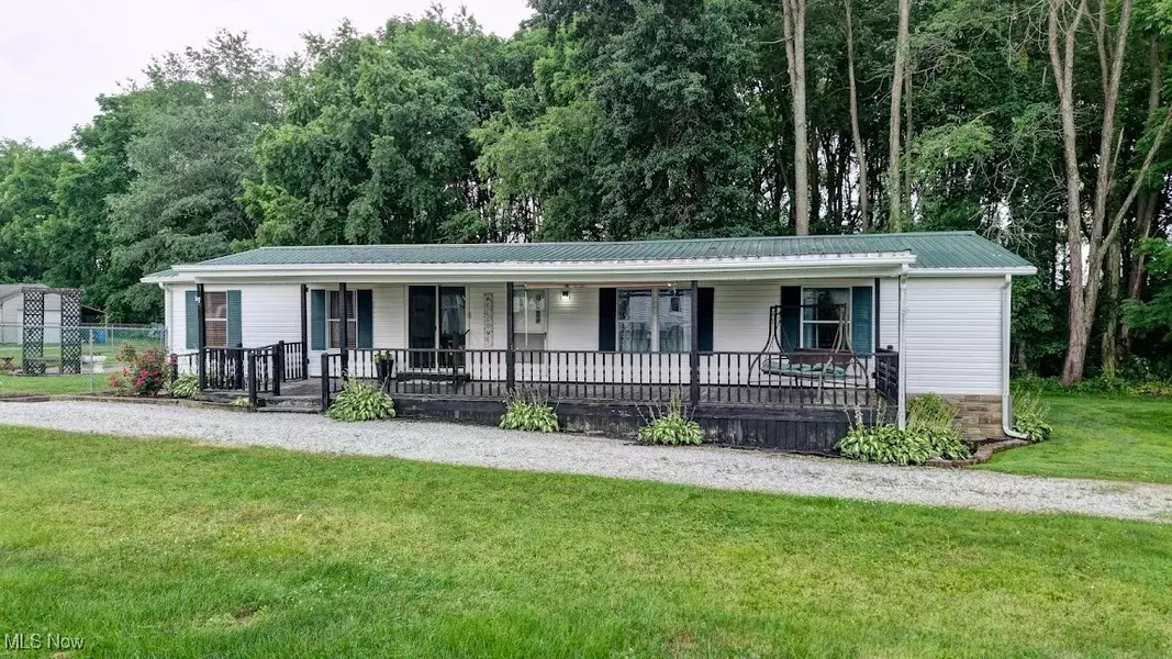 619 2nd AVE SW, Beach City, OH 44608