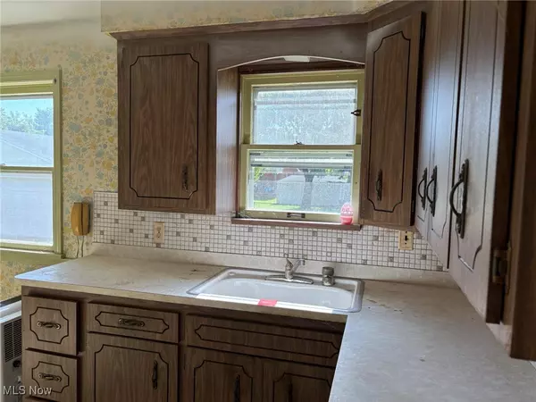 Brooklyn Heights, OH 44131,5085 W 6th ST