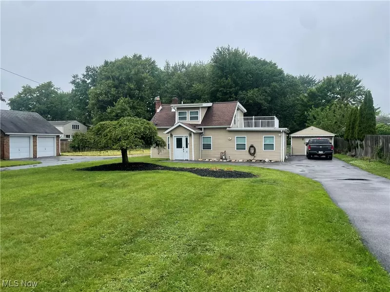 5242 W 220th ST, Fairview Park, OH 44126