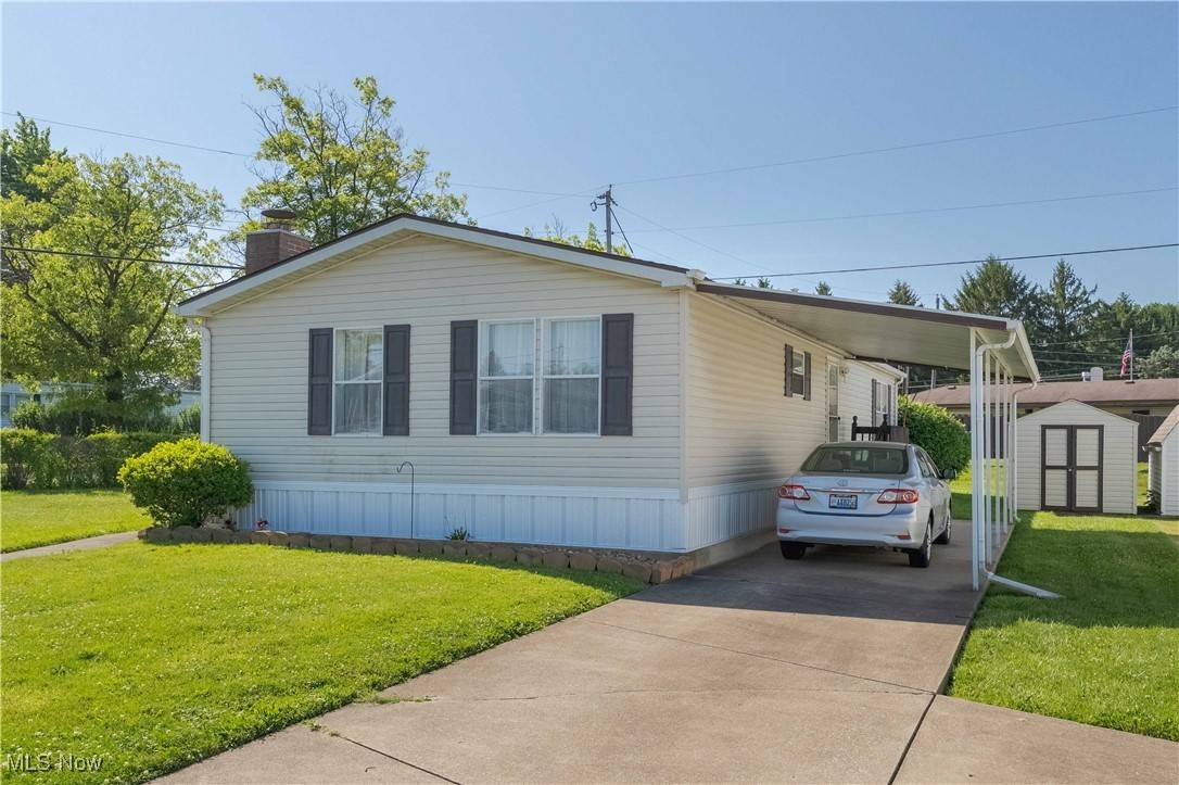 18592 Edwards RD #1, Doylestown, OH 44230