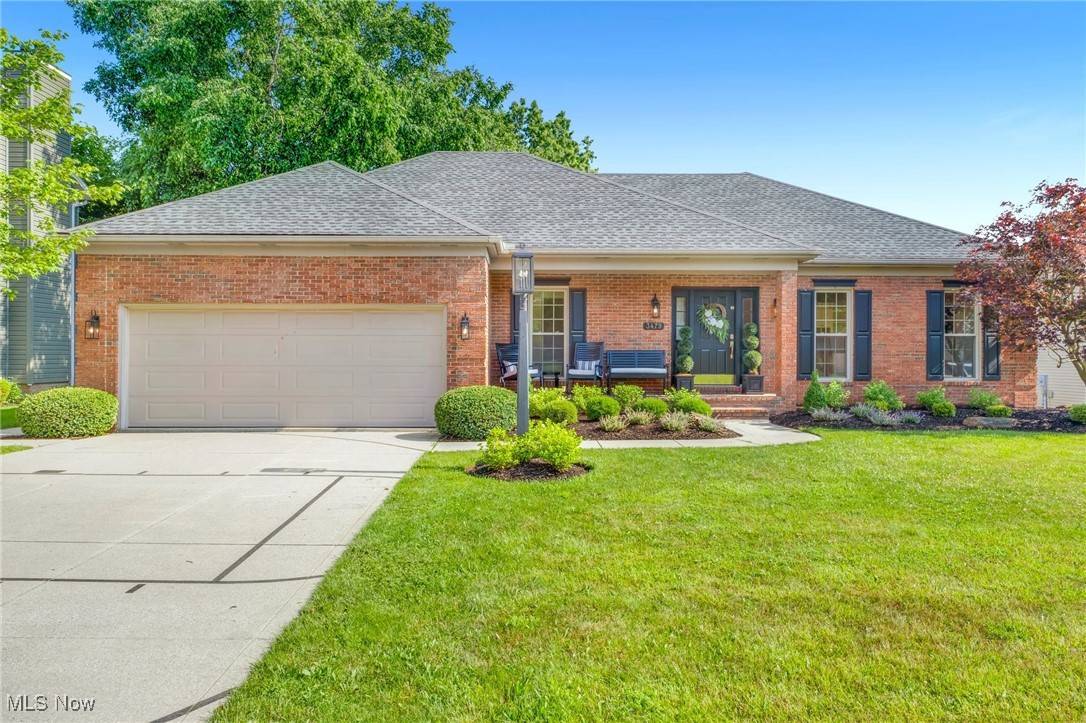 3479 Jasmine DR, Seven Hills, OH 44131