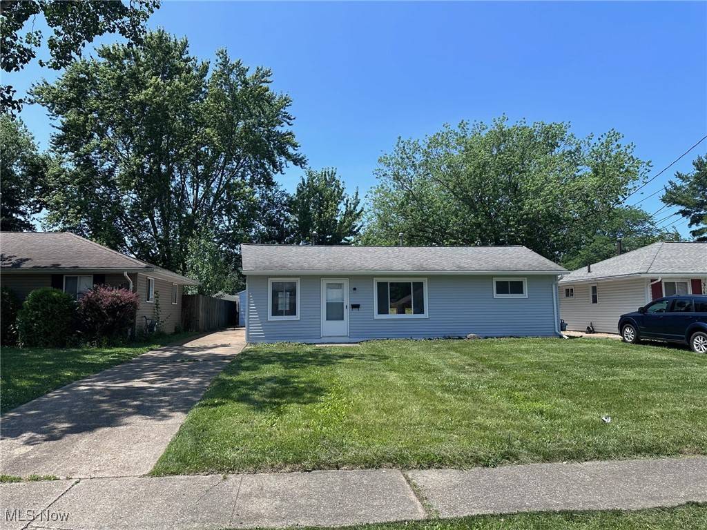 318 Gayle DR, Sheffield Lake, OH 44054