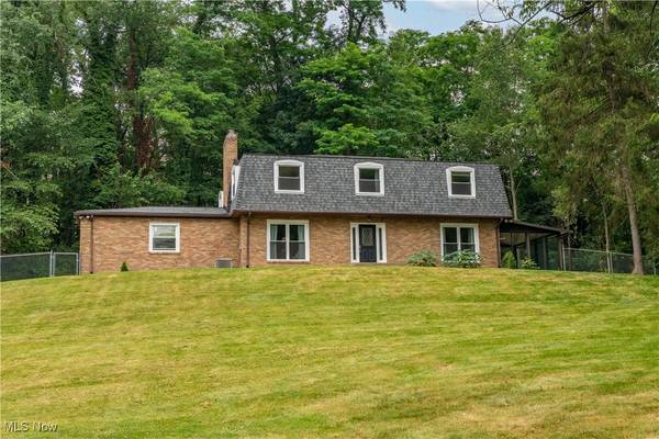 3003 Myersville RD, Uniontown, OH 44685