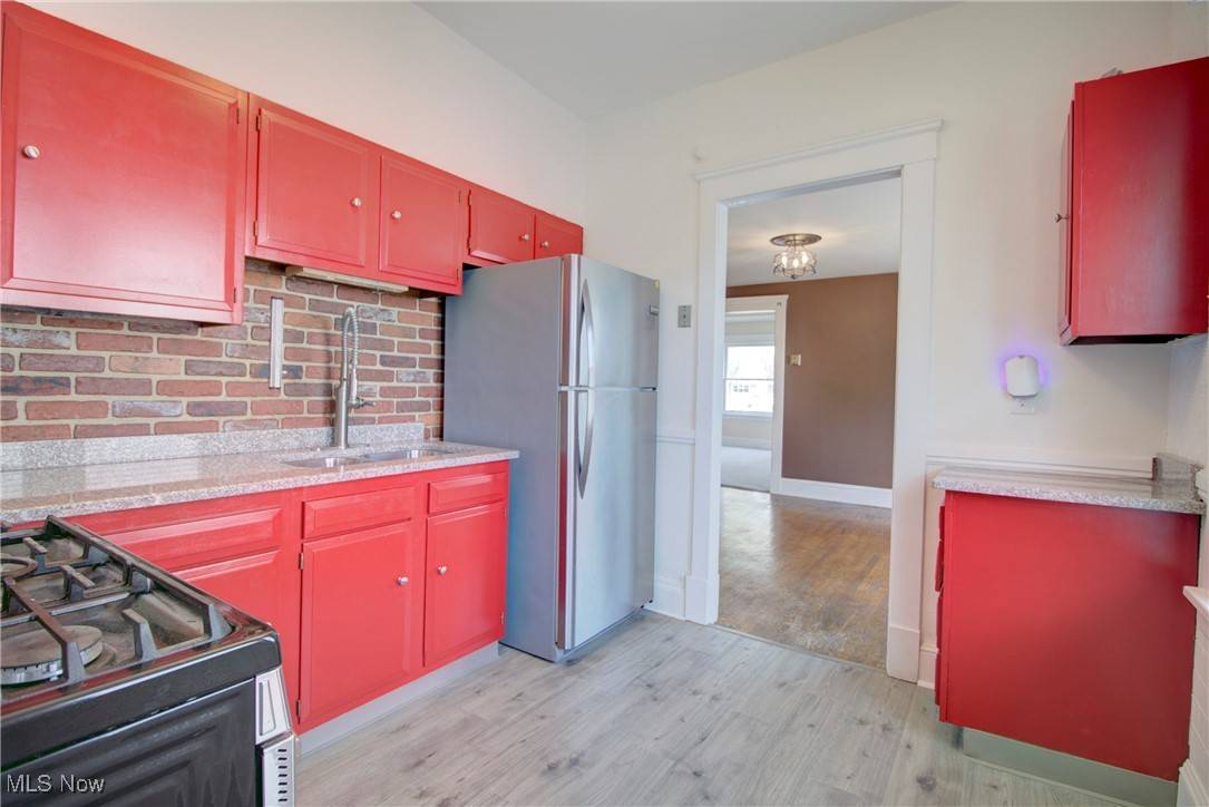 Lakewood, OH 44107,1513 Cohassett AVE
