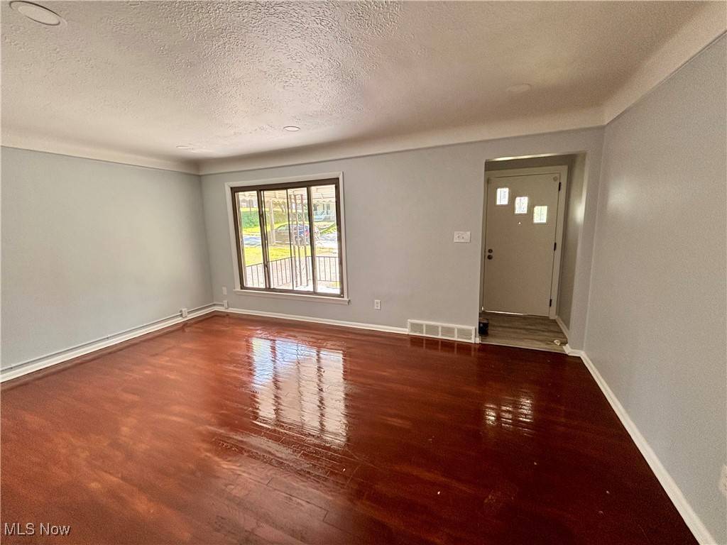 Maple Heights, OH 44137,5033 Greenhurst DR