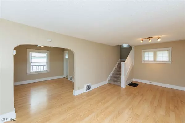 Akron, OH 44305,1617 Hillside TER