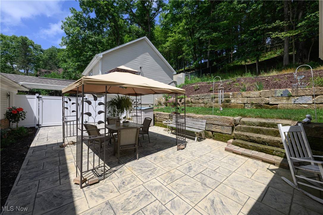 New Philadelphia, OH 44663,1427 Terrace RD NW