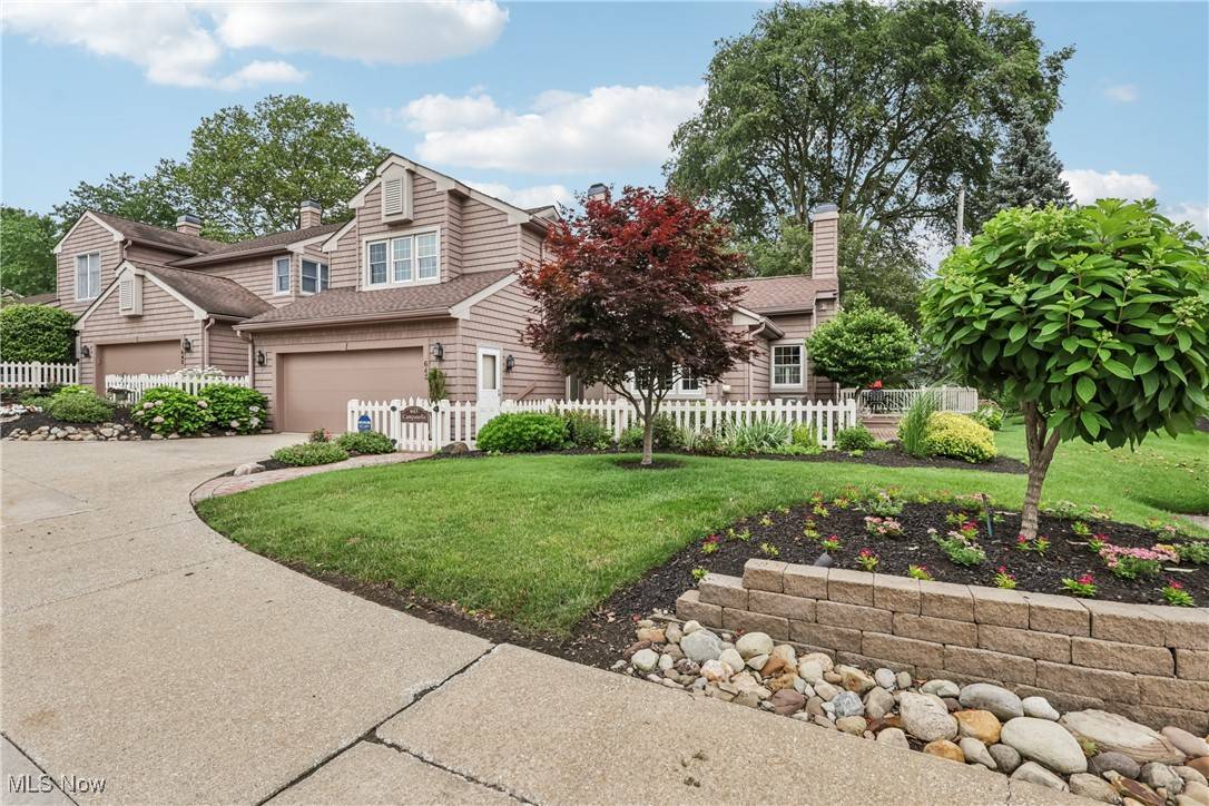 643 Isle View DR, Akron, OH 44319