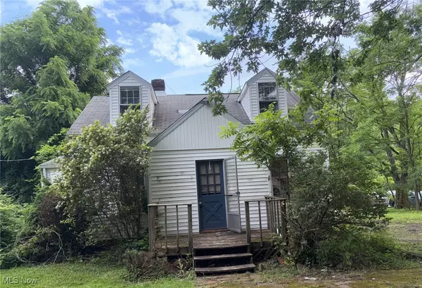 26014 Pettibone RD, Oakwood, OH 44146
