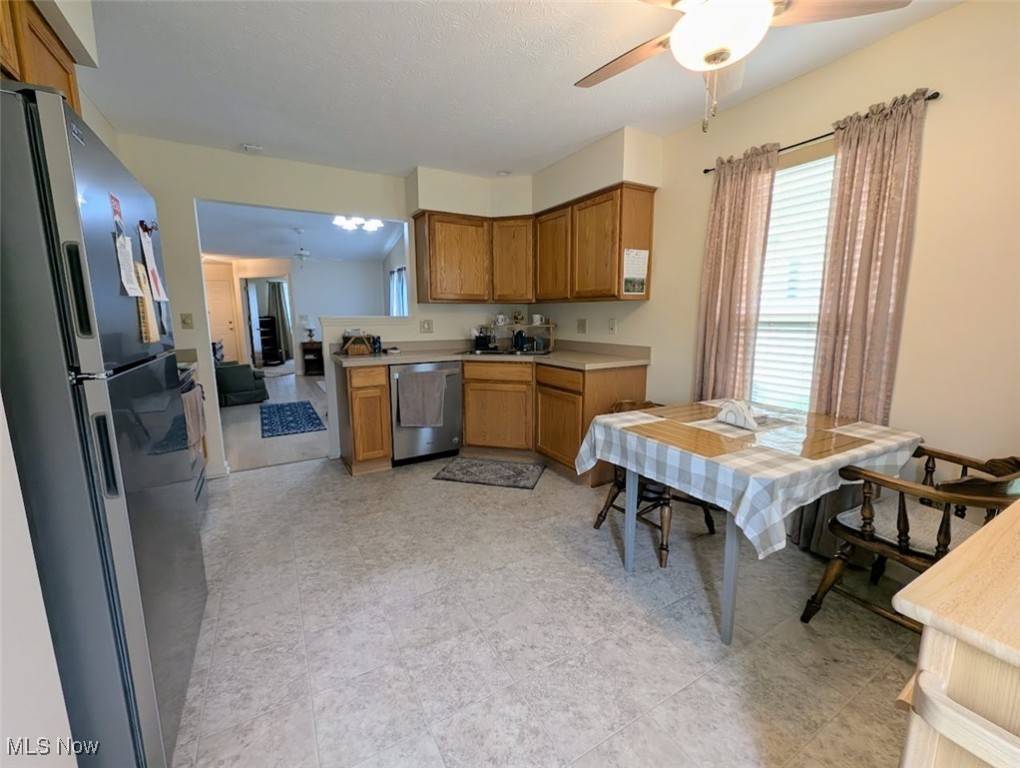 Girard, OH 44420,209 Potters Circle