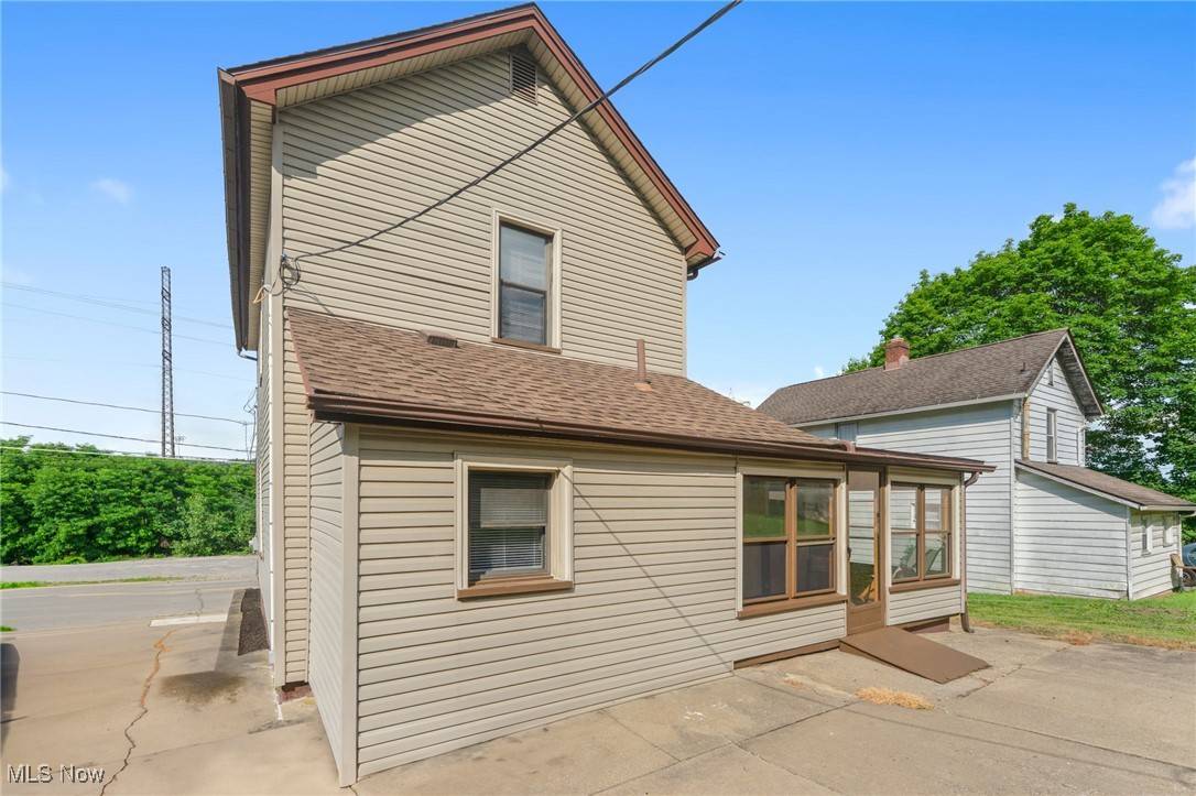 Struthers, OH 44471,160 State ST