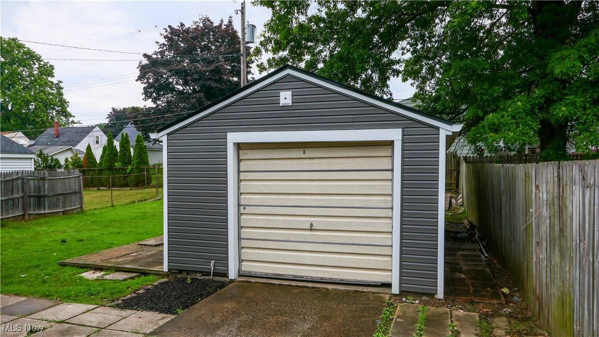 Cuyahoga Falls, OH 44223,2405 Harding RD