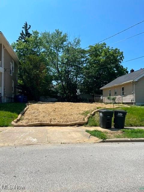Lakewood, OH 44107,1518 Hopkins AVE