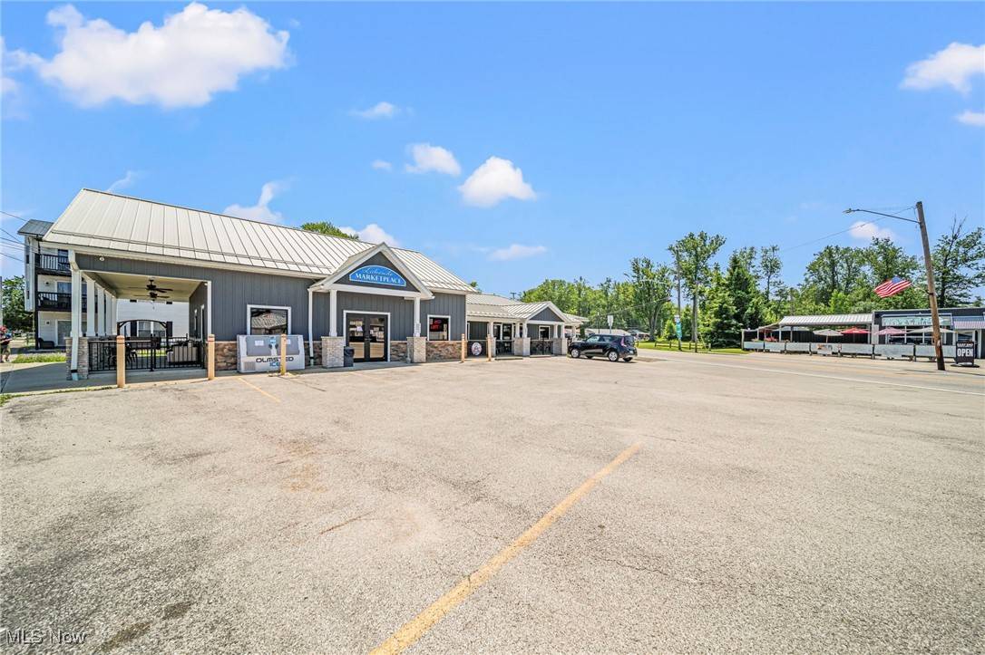 Geneva, OH 44041,5125 Lake RD E